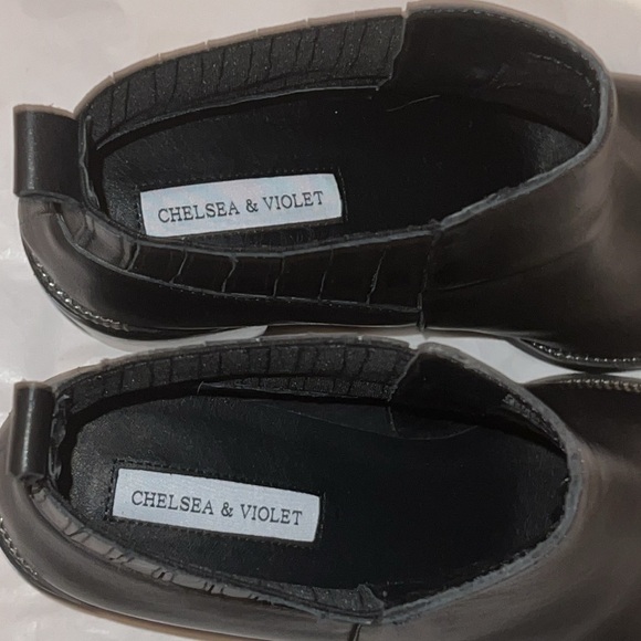 Chelsea & Violet Arcad black Leather block heels booties sz 10 - Picture 10 of 12